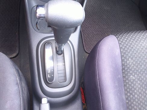 Used 2010 Hyundai Accent GS image 19