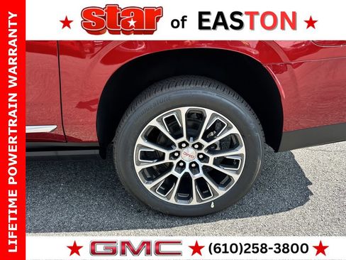 New 2025 GMC Yukon XL Denali image 32