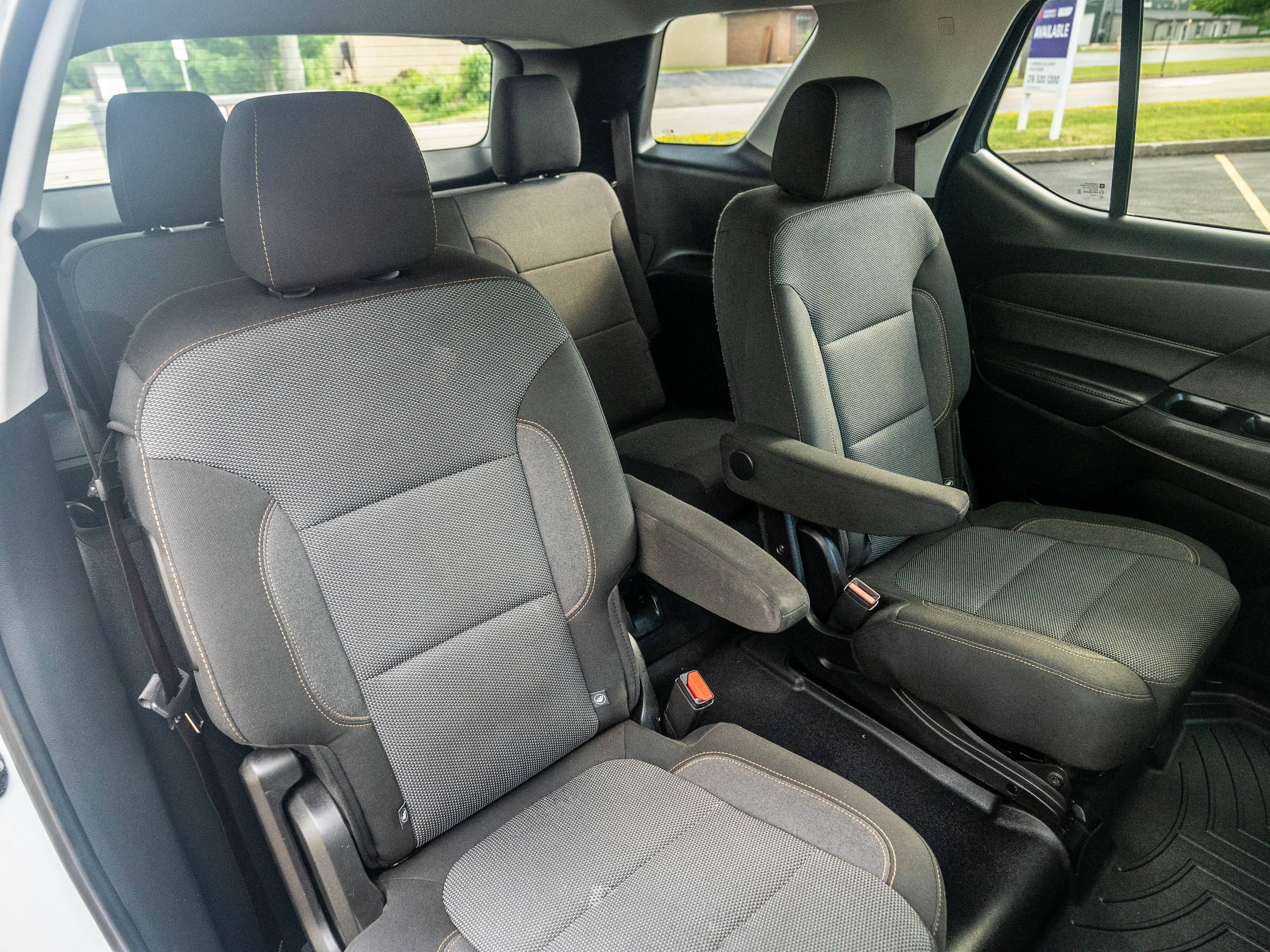 Used 2021 Chevrolet Traverse AWD LT image 24