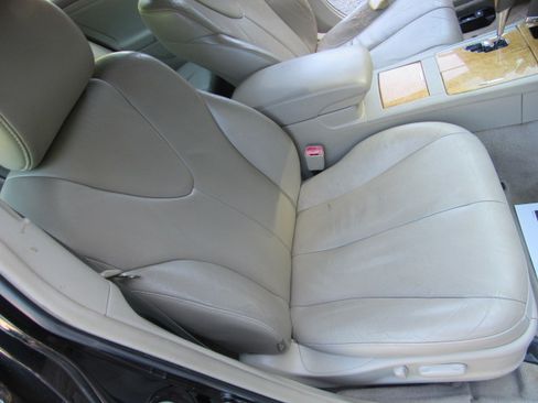 Used 2007 Toyota Camry V6 FWD image 18