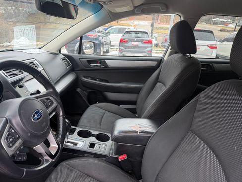 Used 2017 Subaru Outback 2.5i Premium image 14
