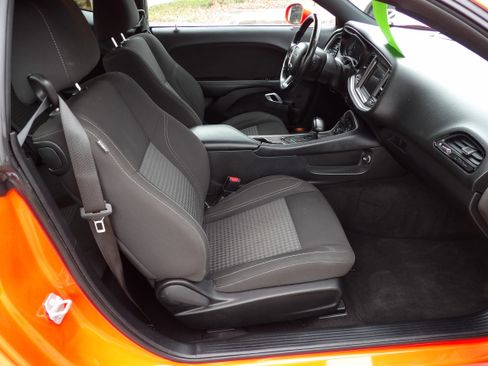 Used 2021 Dodge Challenger SXT image 17