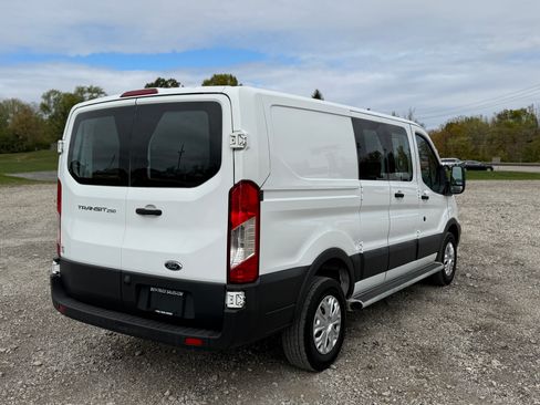 Used 2017 Ford Transit 250 image 3