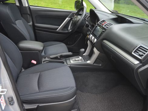 Used 2016 Subaru Forester 2.5i Premium AWD/4WD image 11