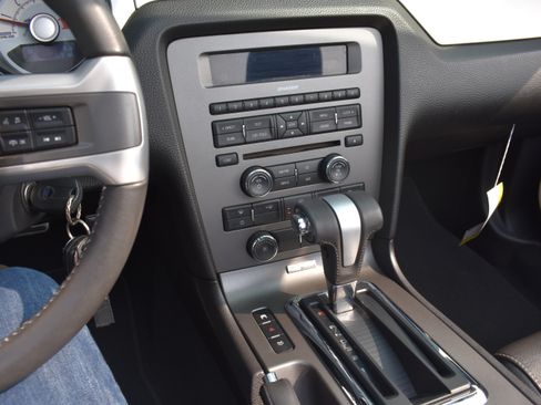 Used 2010 Ford Mustang Convertible RWD image 45