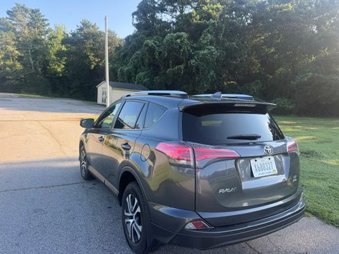 Used 2016 Toyota RAV4 AWD LE image 6
