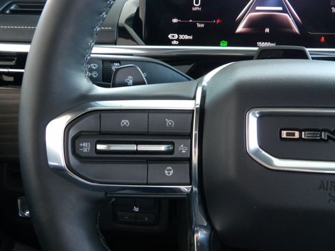 Used 2024 GMC Sierra EV Denali AWD/4WD image 31