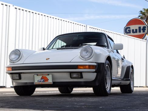 Used 1988 Porsche 911 Carrera image 15