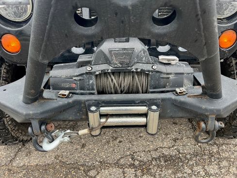 Used 2012 Jeep Wrangler Unlimited Sahara image 13