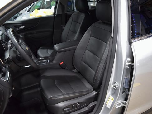 Used 2018 Chevrolet Equinox Premier image 17