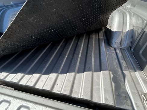 Used 2004 Chevrolet Silverado 1500 LS image 7