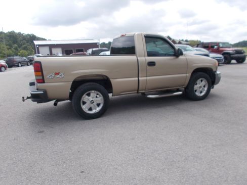 Used 2007 GMC Sierra 1500 4x4 Regular Cab image 4