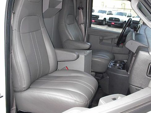 Used 2021 Chevrolet Express 3500 UNAVAIL RWD image 10