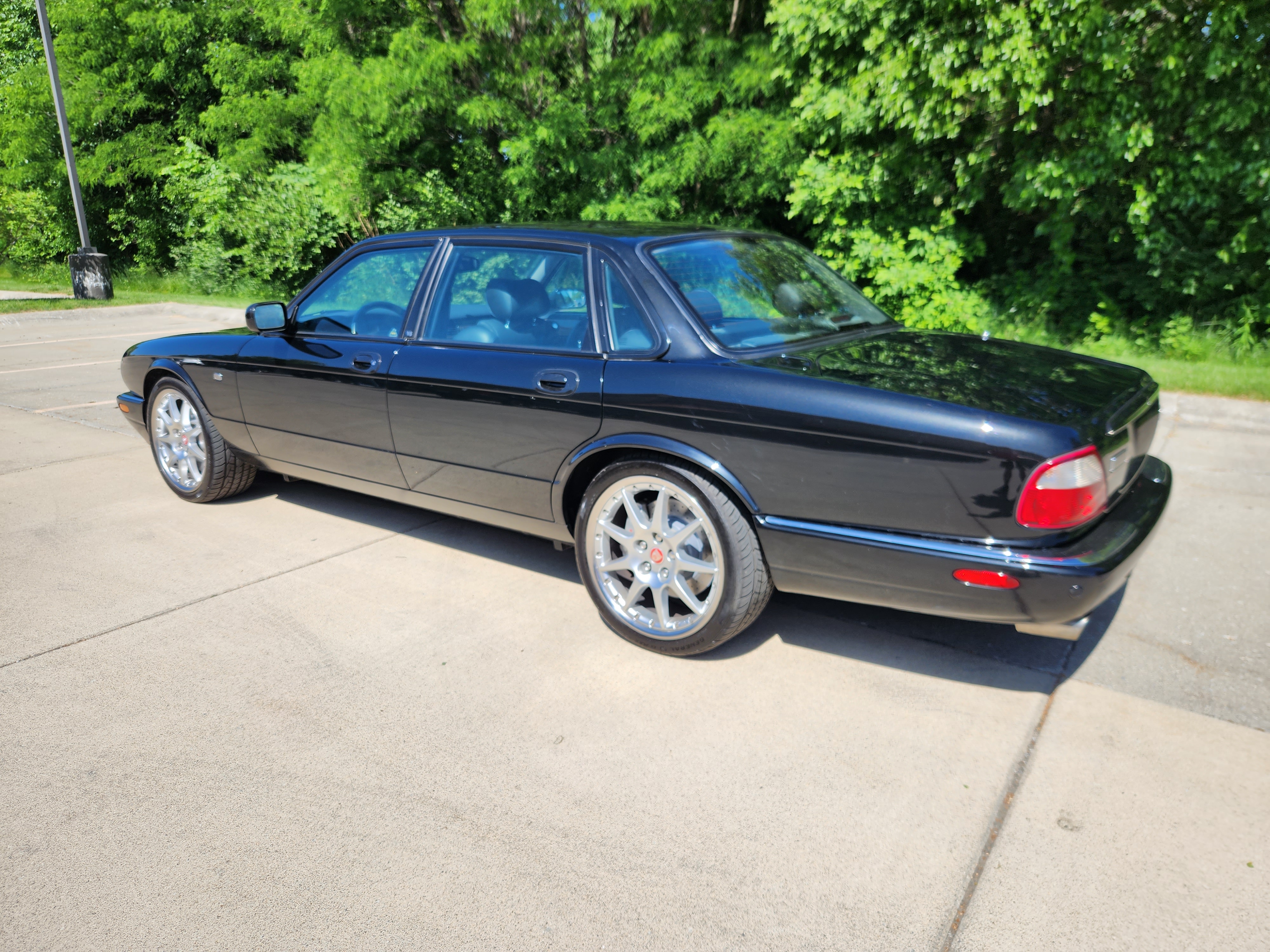Used 2002 Jaguar XJR 100 RWD image 3