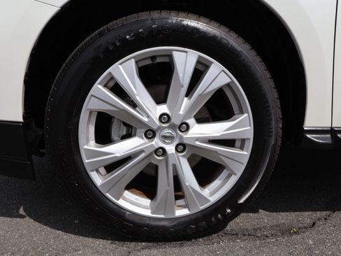 Used 2019 Nissan Pathfinder SL image 34