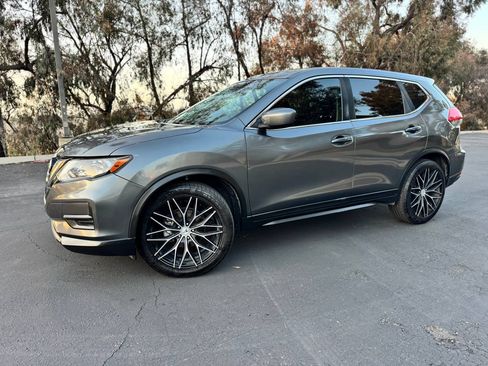 Used 2017 Nissan Rogue FWD image 25
