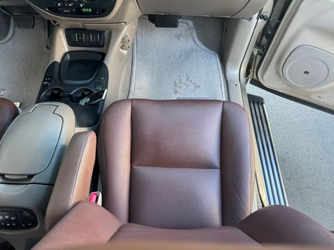 Used 2005 Toyota Sequoia SR5 image 31
