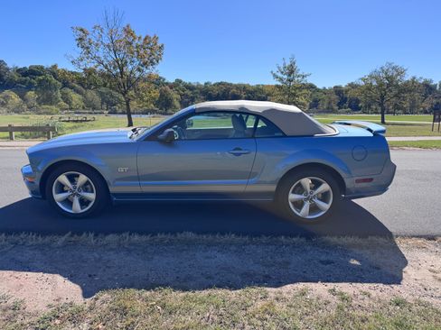 Used 2006 Ford Mustang GT Premium image 34