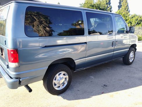 Used 1998 Ford E-350 and Econoline 350 Club Wagon image 1