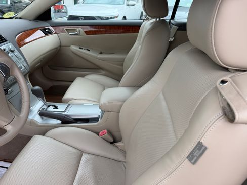 Used 2007 Toyota Solara SLE Convertible FWD image 5