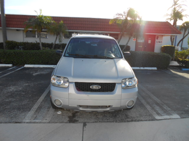 Used 2005 Ford Escape 2WD XLS image 8