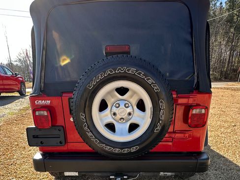 Used 2004 Jeep Wrangler X image 3