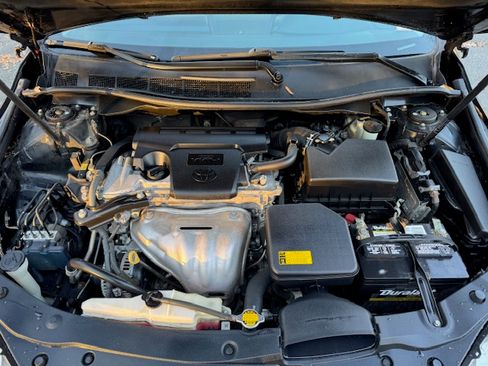 Used 2015 Toyota Camry LE image 7