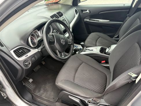 Used 2018 Dodge Journey SE FWD image 5