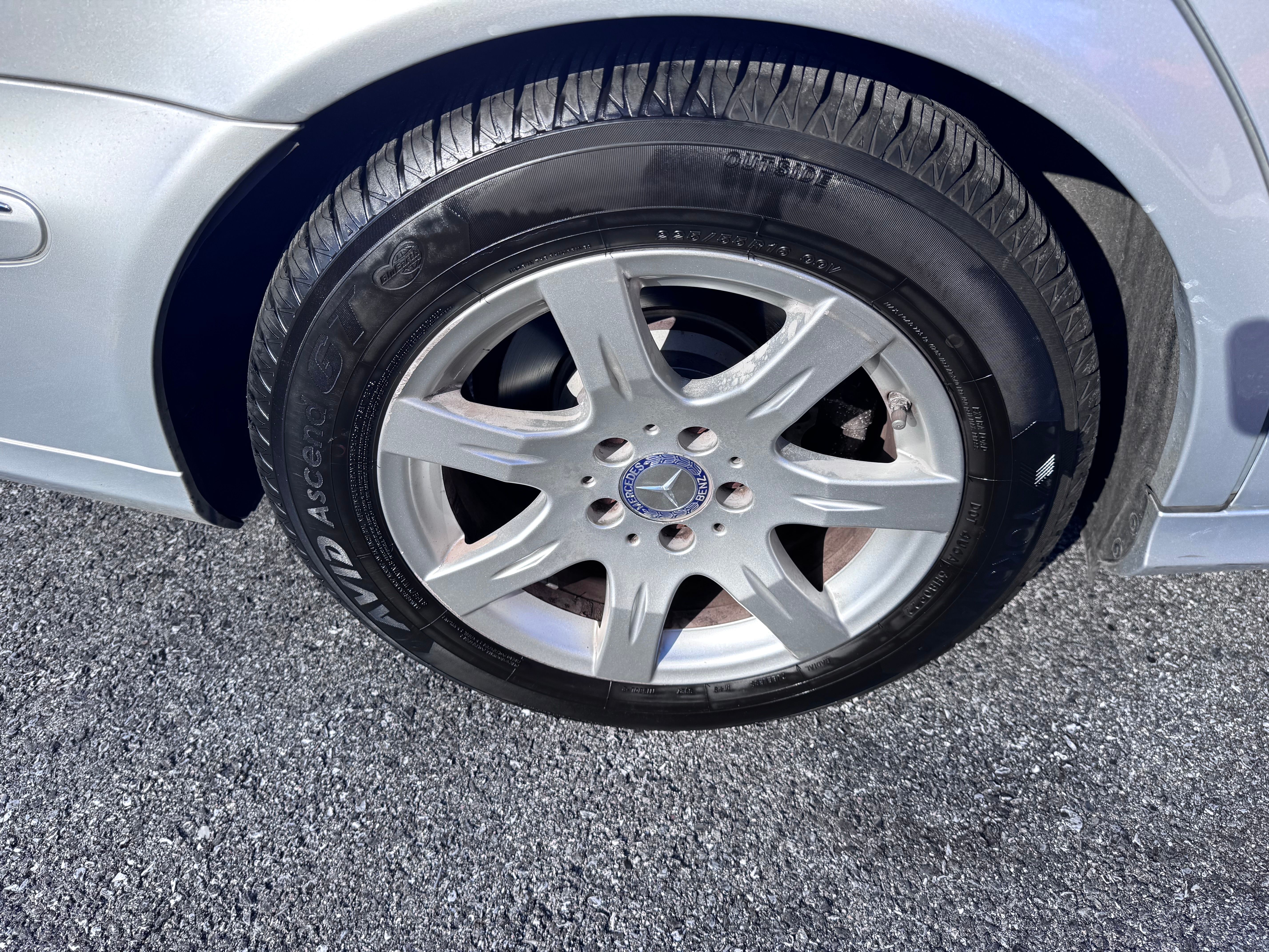 Used 2007 Mercedes-Benz E 320 image 12