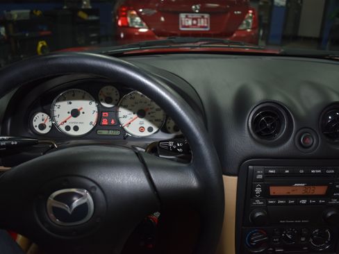 Used 2002 MAZDA MX-5 Miata UNAVAIL RWD image 13