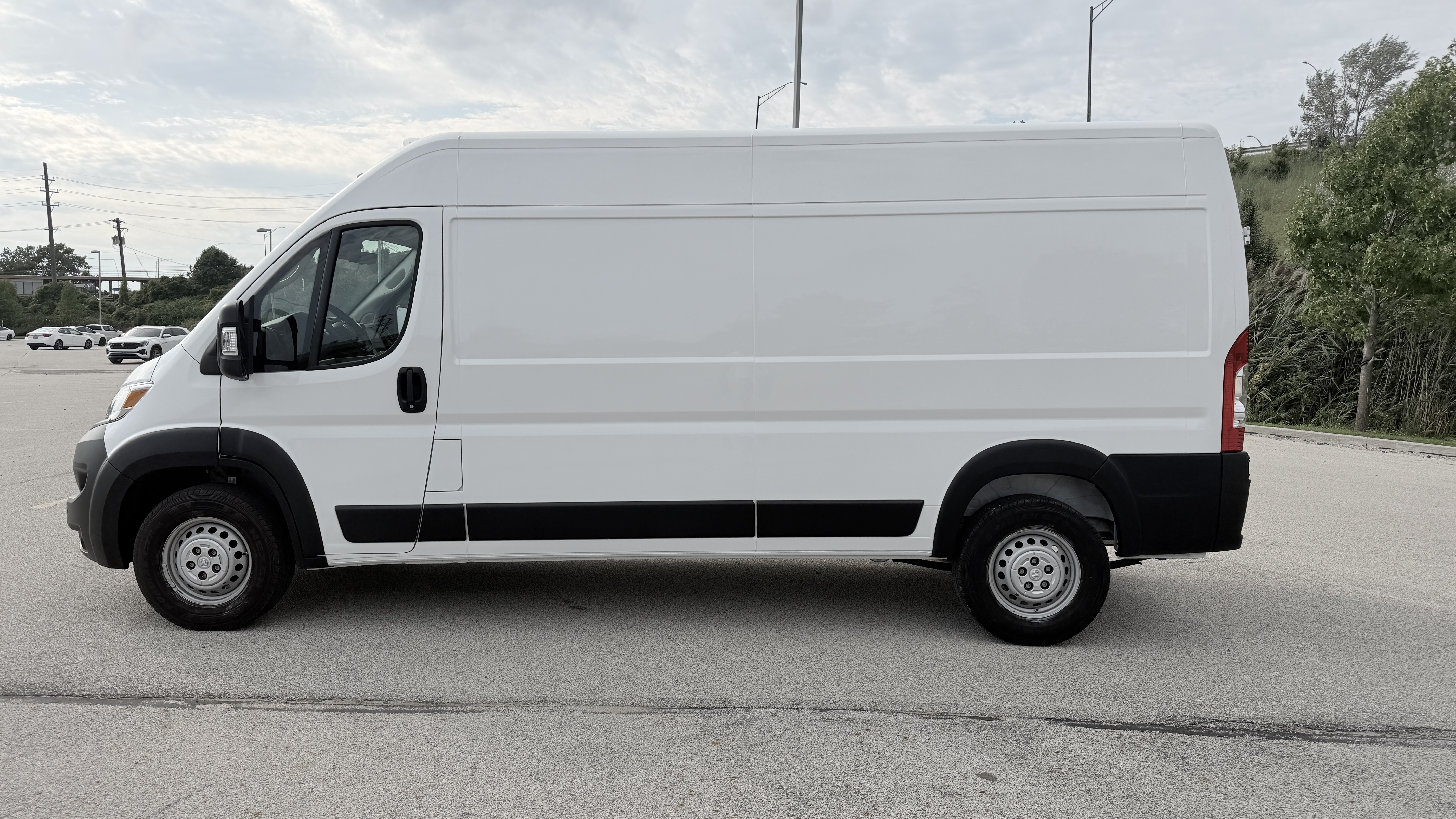 Used 2024 RAM ProMaster 2500 159 High Roof FWD image 8