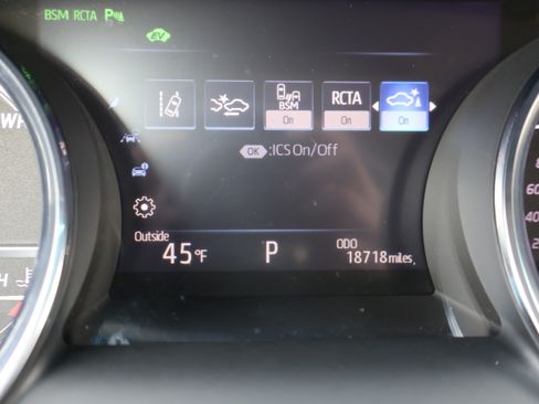 Used 2018 Toyota Camry XLE image 24