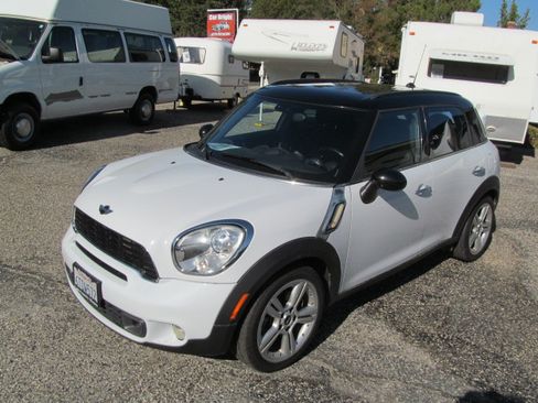 Used 2011 MINI Cooper Countryman S image 2