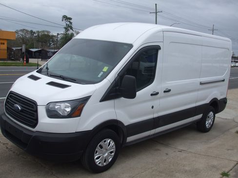 Used 2019 Ford Transit 250 148 Medium Roof RWD image 1