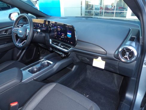 New 2026 Chevrolet Equinox EV LT image 5