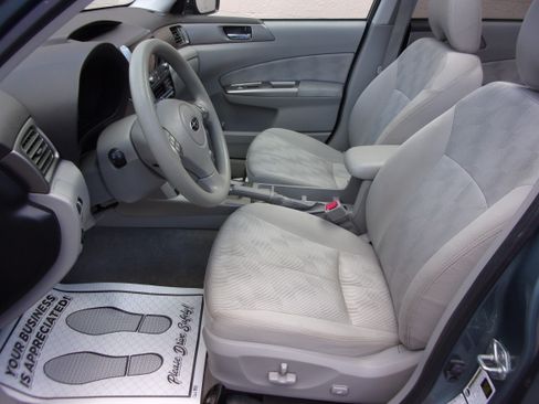 Used 2010 Subaru Forester 2.5X Premium AWD/4WD image 8