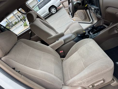 Used 2004 Toyota Sequoia SR5 image 32