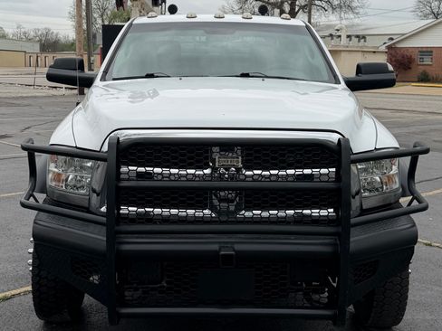 Used 2018 RAM 5500 Tradesman image 8