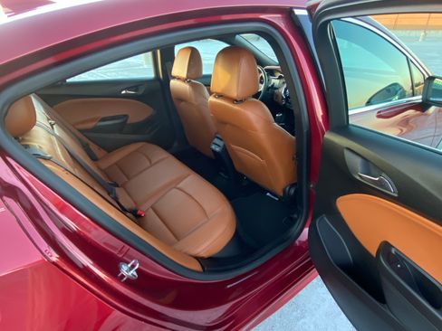 Used 2017 Chevrolet Cruze Premier image 12