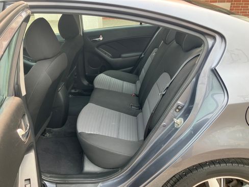 Used 2018 Kia Forte Sedan FWD image 13