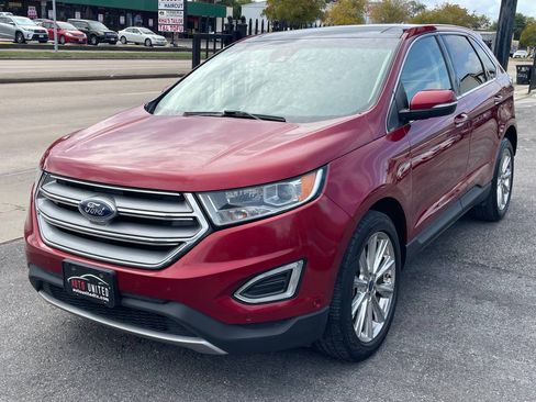 Used 2017 Ford Edge Titanium image 2