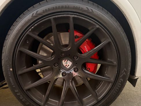 Used 2016 Porsche Cayenne image 19