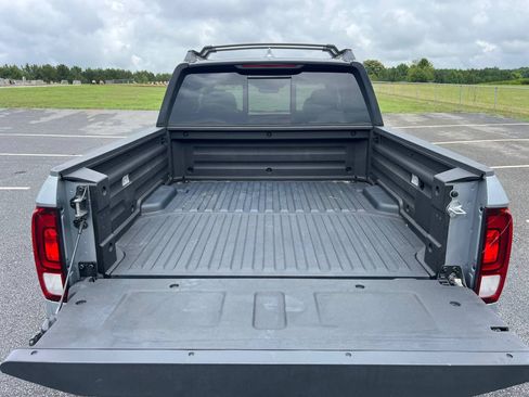 Used 2025 Honda Ridgeline AWD TrailSport image 11