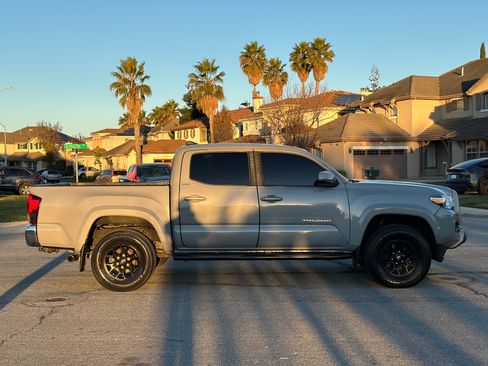 Used 2019 Toyota Tacoma SR5 image 7