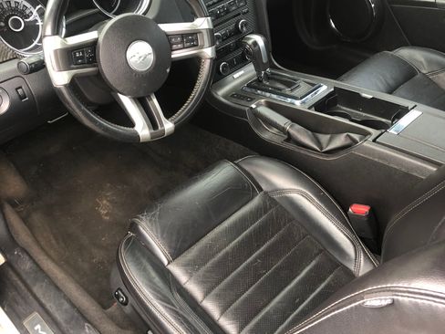 Used 2013 Ford Mustang Coupe RWD image 4