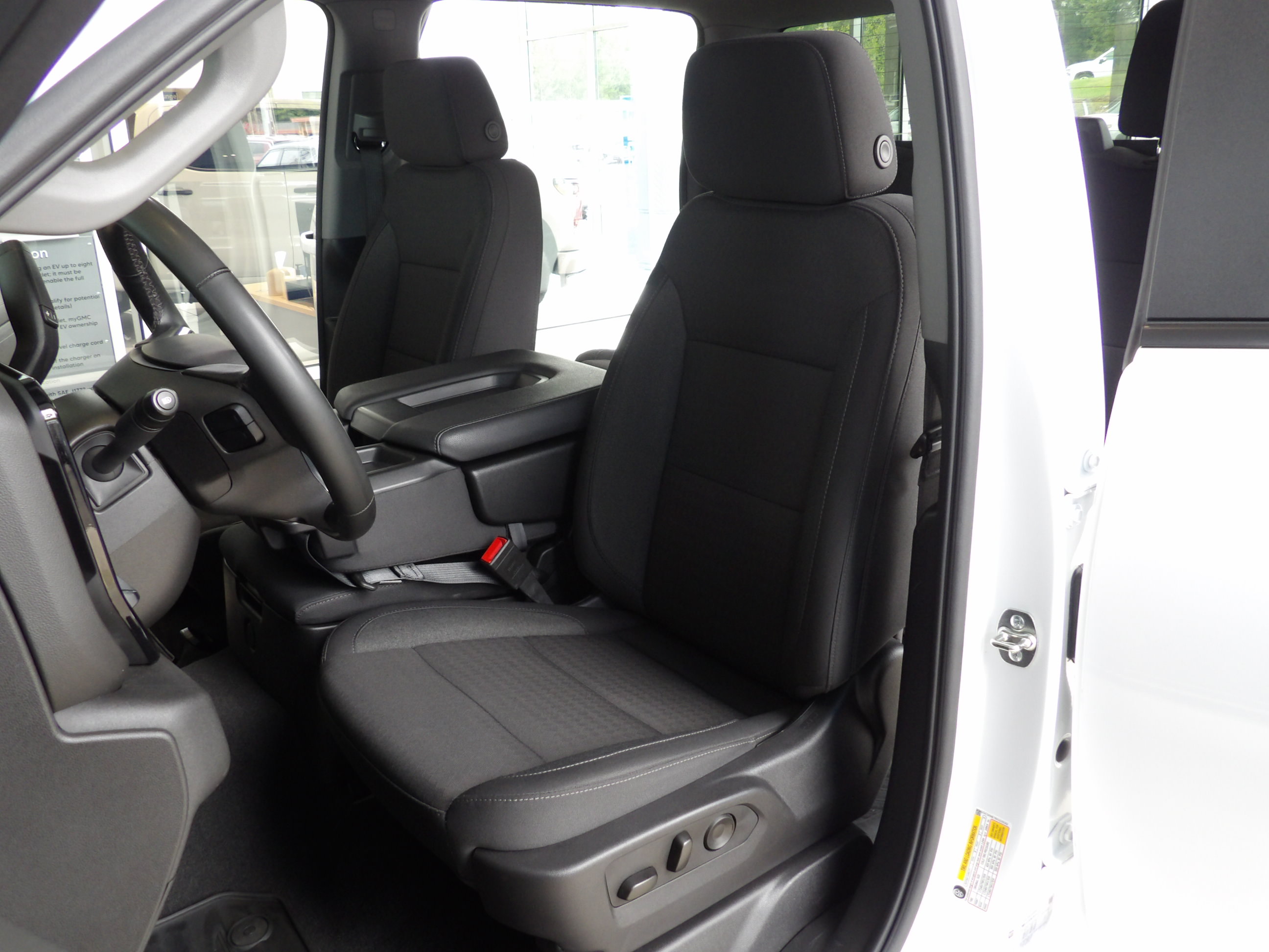 Used 2025 Chevrolet Silverado 2500 4x4 Crew Cab LT image 21