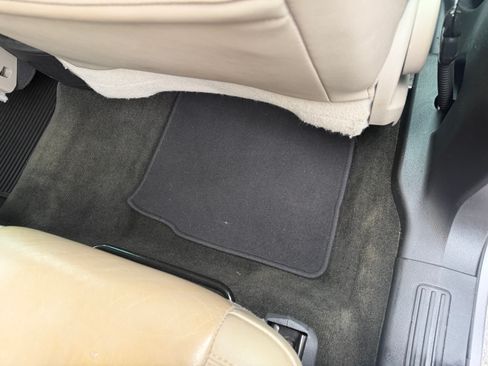 Used 2014 Ford Explorer XLT image 23