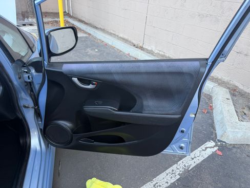Used 2009 Honda Fit Sport image 28