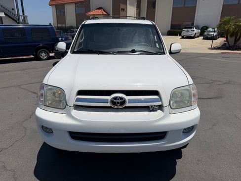 Used 2005 Toyota Sequoia 4WD Limited image 10