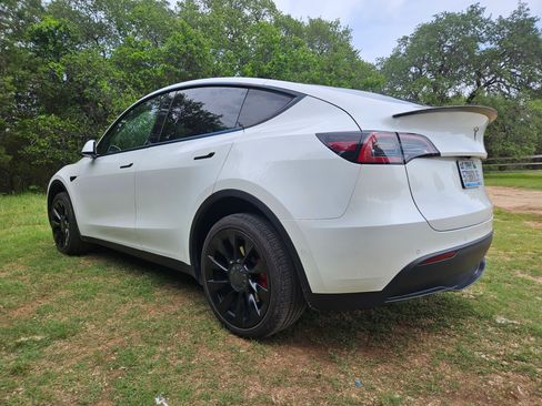 Used 2022 Tesla Model Y Performance AWD/4WD image 5